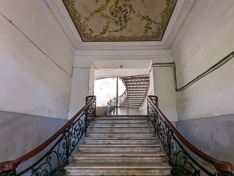 Sololaki - Urban Legends Walk of Bourgeoisie & Haunted Flats - The Gothic Building and Sololaki’s Architectural Oddities