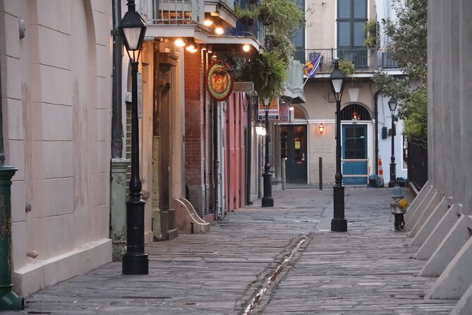 Spirits: New Orleans Cocktail & Ghost Tour - Walking conditions and practical comfort