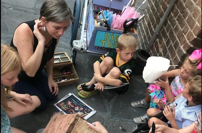 Spooky Kid-Friendly Ghost Hunt in New Orleans - St. Louis Cathedral and the old center of New Orleans