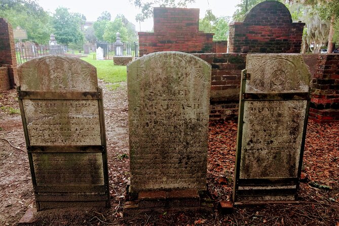Spooky Savannah Haunted History Tour - From burial sites to haunted public squares