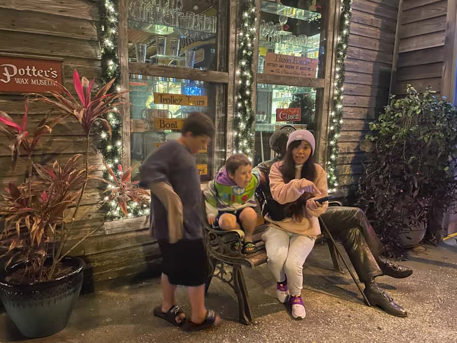 St. Augustine: Family-Friendly Guided Ghost Tour - The Colonial Quarter and the Castillo de San Marcos