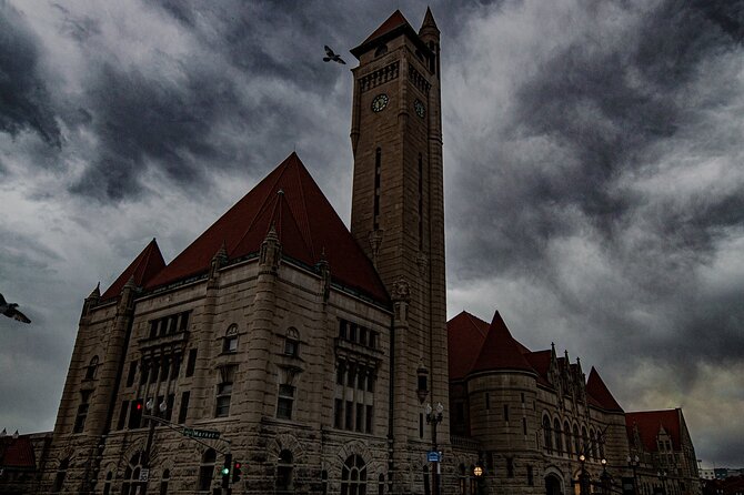St Louis Ghost Tours: Sinister Sins & Shadows Ghost Tour - Stifel Theatre adds old-stage atmosphere