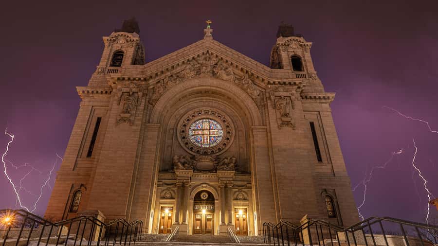 St. Paul: Twin Cities Haunts Ghost Walking Tour - Forepaugh’s Mansion and the Power of Place