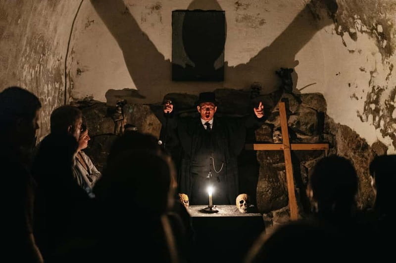 Stockholm: Ghost Walk and Historical Tour - Narrow alleys, courtyards, and old walls