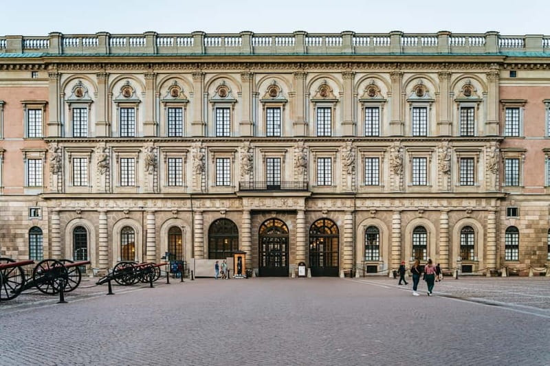 Stockholm: Ghost Walk and Historical Tour - Group size, timing, and practical comfort