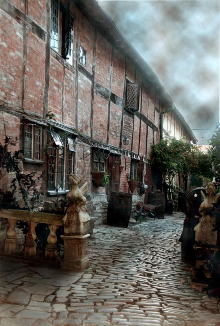 Stratford-upon-Avon: Lantern-Lit Ghost Tour at Tudor World - Who will enjoy this tour most