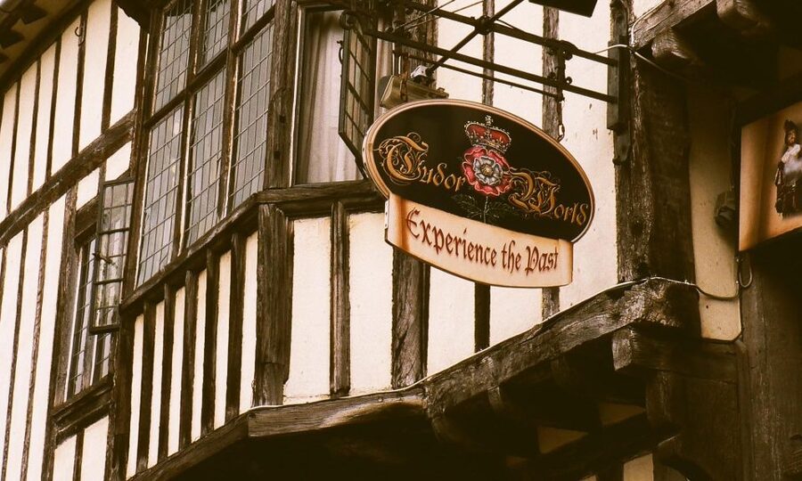 Stratford-upon-Avon: Lantern-Lit Ghost Tour at Tudor World - Lanterns, shadows, and the first stories