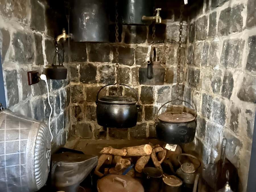 SYDNEY : Ghosts, Grog & The Rocks: Haunted Pubs &Cellar Tour - Three pubs with three different kinds of darkness