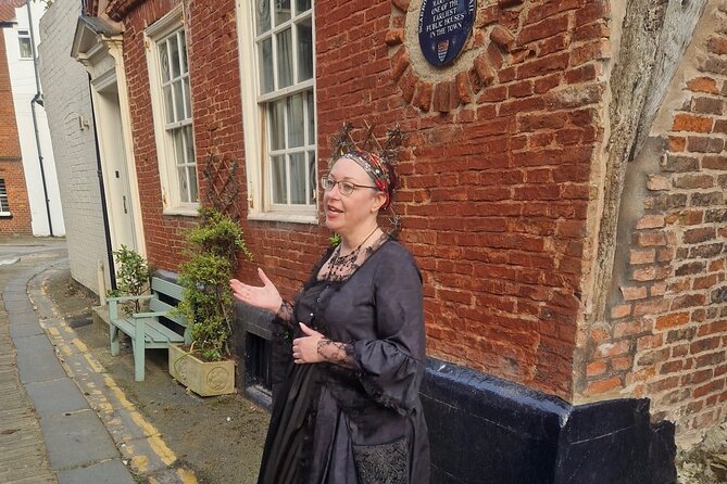 The Black Widow - Dark Tales around Scarborough - Key points to know before you book