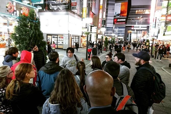 The Dark Side of Tokyo - Night Walking Tour Shinjuku Kabukicho - The Godzilla Head and a memorable photo stop