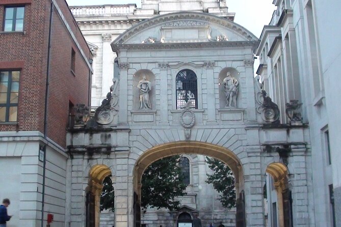 The Fading Light London Ghost Walk - Temple Bar and a firsthand ghost story