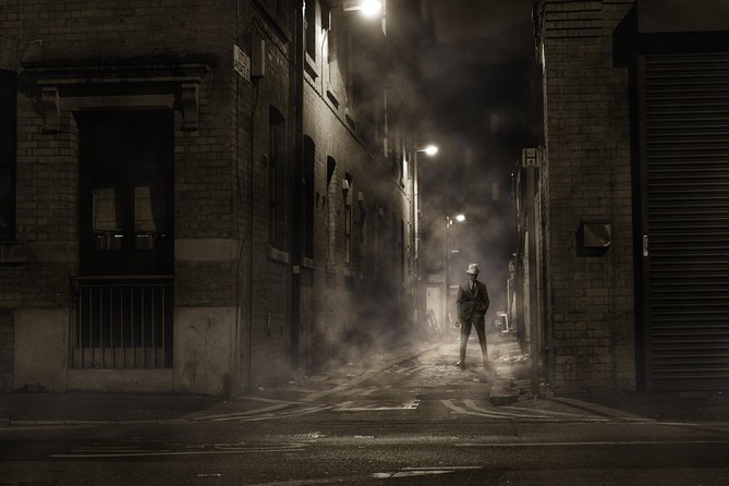 The murders of Jack the Ripper with a pub - Walking through Jack the Ripper’s East End after dark