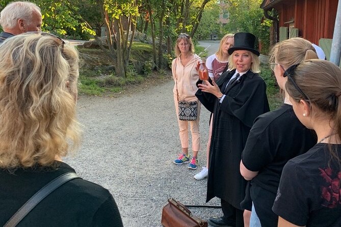The Original Stockholm Ghost Walk and Historical Tour - Södermalm - Meeting Chris, Majsan, and the spirit guide style
