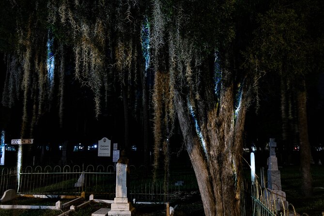 Tides of Tethered Terror: Tampa Ghost Tours - The old courthouse adds a crime story