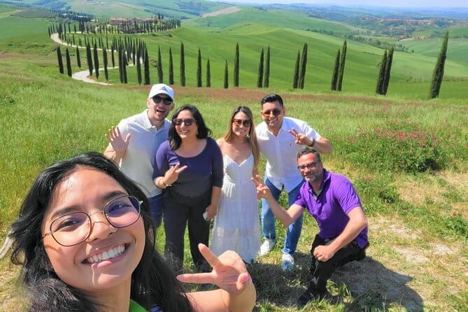 Tipsy Tour: Guided Bar Crawl In Florence with Dark History - Santa Croce and the wine-window tradition