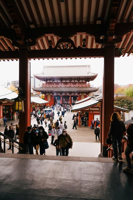 Tokyo: Ghost Tour with Scary Japanese Stories and Folklore - The shrine where people avoid turning their backs