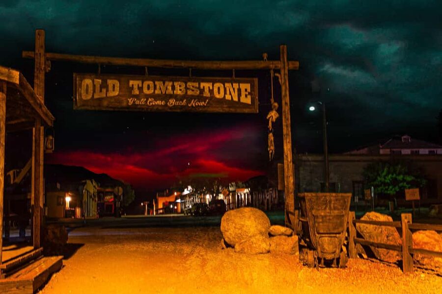 Tombstone Ghost Tours: Ghosts & Gunslingers of the Wild West - The O.K. Corral and the gunfight legends