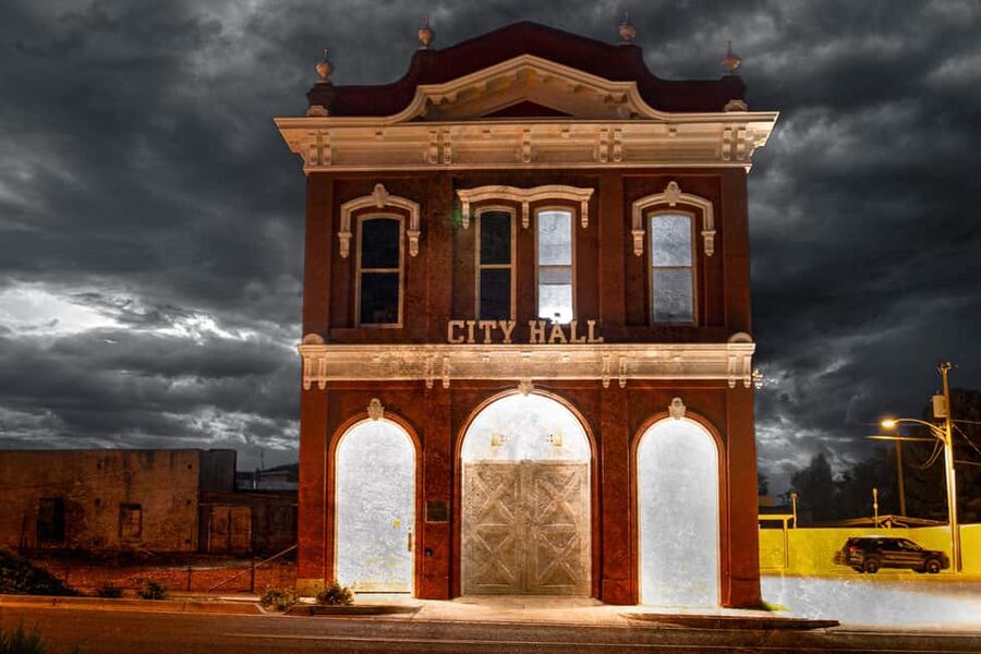 Tombstone Ghost Tours: Ghosts & Gunslingers of the Wild West - Who should book this Tombstone walk