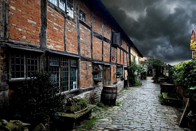 Tudor World Ghost Tour by Lantern light inside the building - Key points at a glance