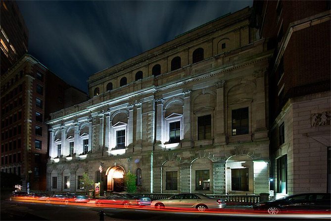 Underground Boston Ghost Tours: Gravestones & Gunpowder - Gravestones and the ghosts of the Revolution