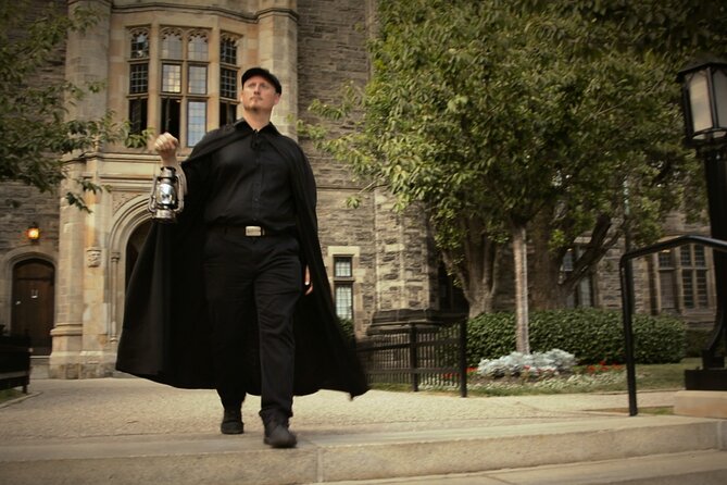 University of Toronto Ghost Tour - Campus Secrets & Spectres - The final story near the Royal Ontario Museum