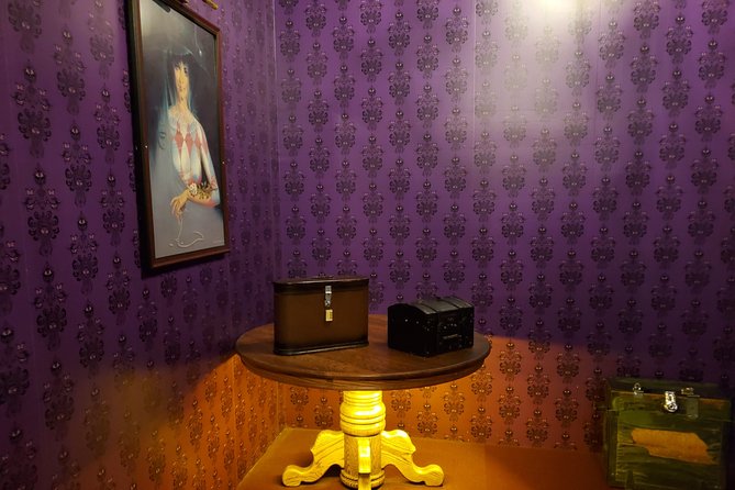 Vampire's Lair Escape Room Game for Private Group - Why the private format matters