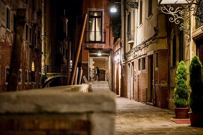 Venice Ghost & Legends Walking City Tour - Cannaregio and Venice away from the crowds