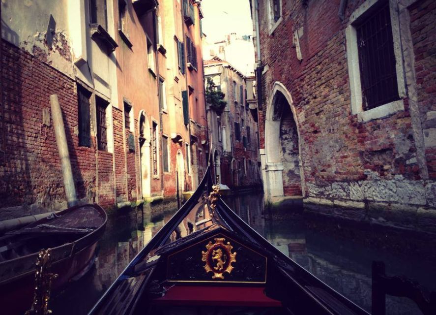Venice: Private After Dark Tour and Gondola Ride - Beginning at Campo San Giacometto
