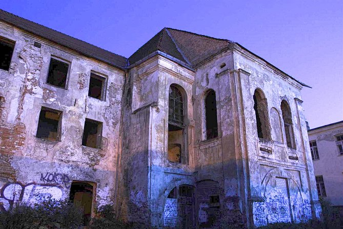 Vilnius Old Town 2-hour Private Ghost Tour - The Royal Palace adds a grander chapter