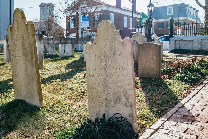 Virginia: Ghosts of Fredericksburg Self-Guided Walking Audio Tour - The Kenmore Inn and Rising Sun Tavern