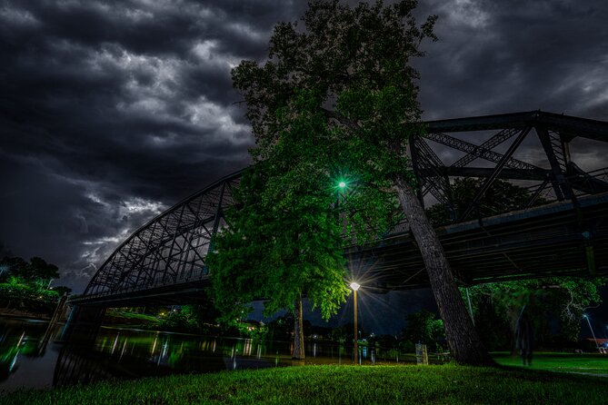 Waco Ghost Tour : Wild Whispers of the Wicked - The Hippodrome Theatre and the woman in white