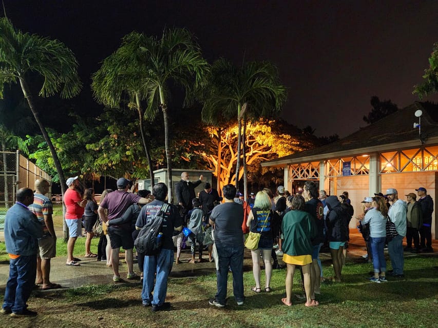 Waikiki: Waikiki Night Marchers Ghostly Walking Tour - Practical details that improve the evening