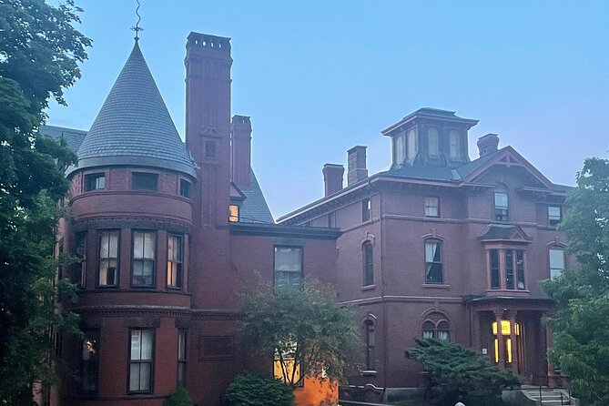 Walk With Ghosts in Portland - Elevators, Tunnels, and the City Beneath Your Feet