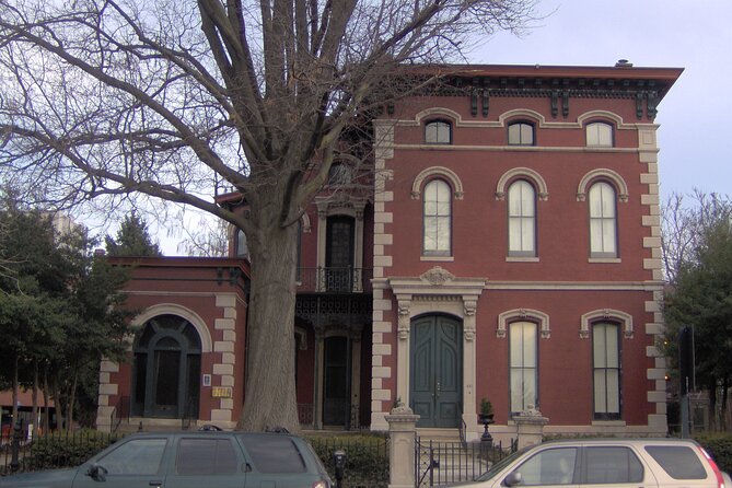 Walking Ghost Tour in Louisville - The Brown Hotel and the Hot Brown