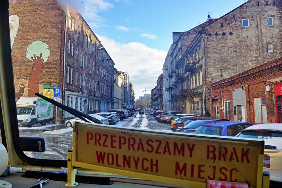Warsaw: 2.5-Hour Dark Side - Praga District by a Retro Bus - A guide-led tour makes the difference