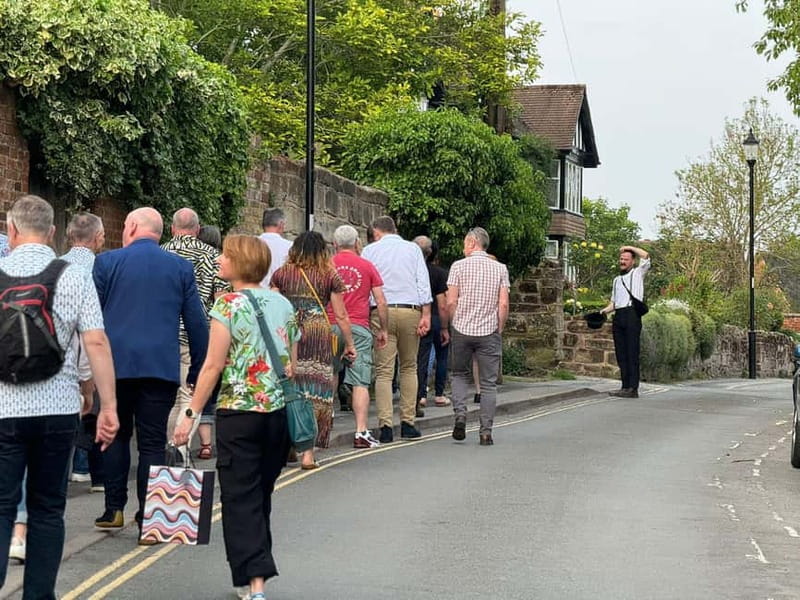 Warwick: Ghost, Crime & Murder Walking Tour - Who should book this Warwick ghost walk?