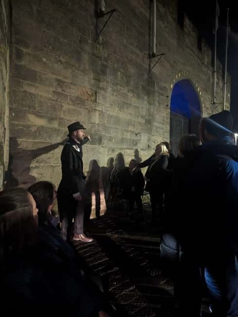 Warwick: Ghost, Crime & Murder Walking Tour - Starting beneath the Tudor timber at Lord Leycester Hospital
