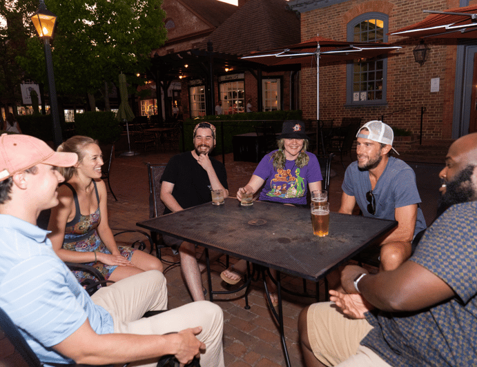 Williamsburg: Colonial Ghosts Haunted Pub Crawl - Starting with a drink and a bit of courage