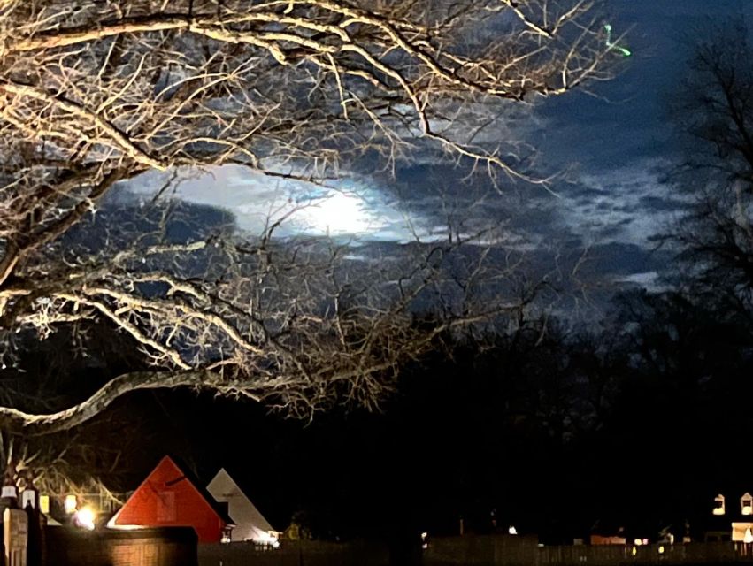 Williamsburg: Dead of Night Paranormal investigations Tour - The first steps through Colonial Williamsburg after dark