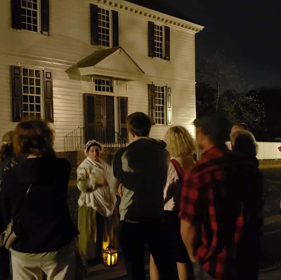Williamsburg: Haunted Ghosts, Witches, and Pirates Tour - Key points to know before you go