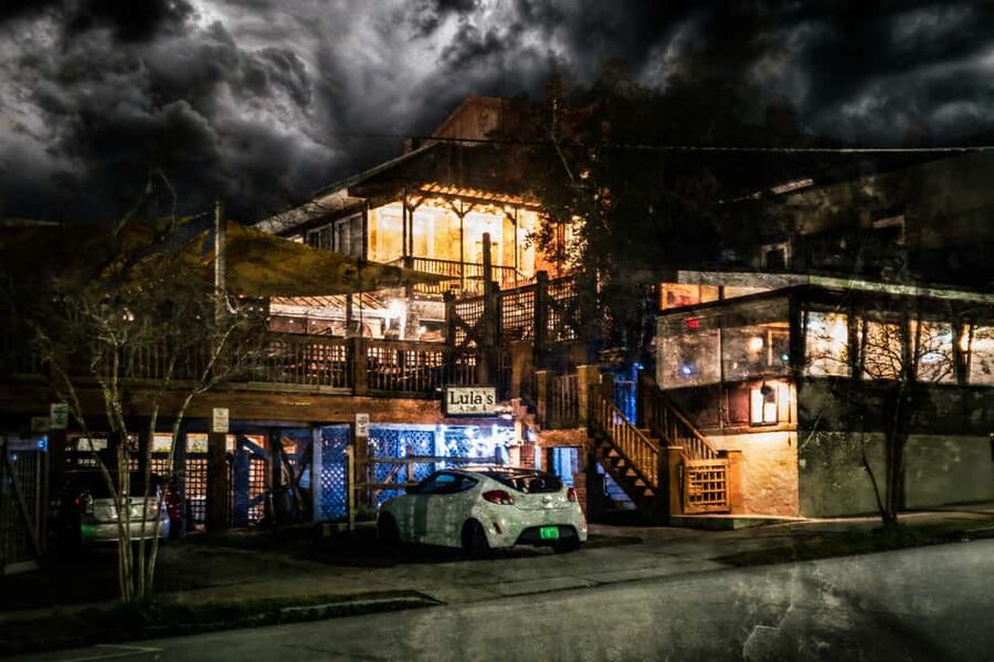 Wilmington: Boos and Booze Haunted Pub Crawl - What this Wilmington ghost crawl actually offers