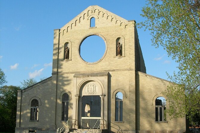 Winnipeg's Most Haunted: a Smartphone Audio Ghost Tour - Arenas, Masonic stories, and Winnipeg’s theatrical ghosts