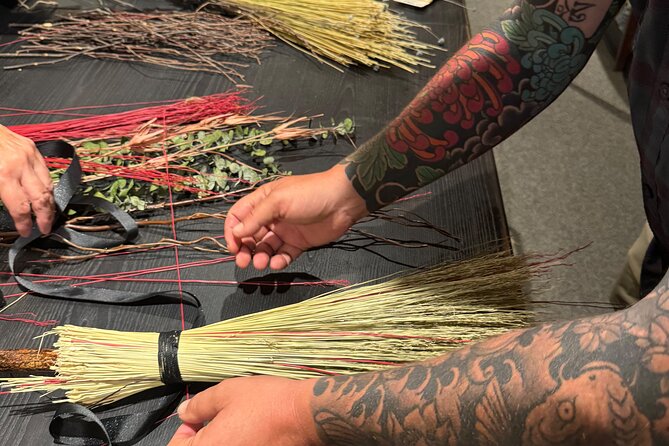 Witch City Broom Making Workshop in Salem - Making a Salem souvenir instead of buying one