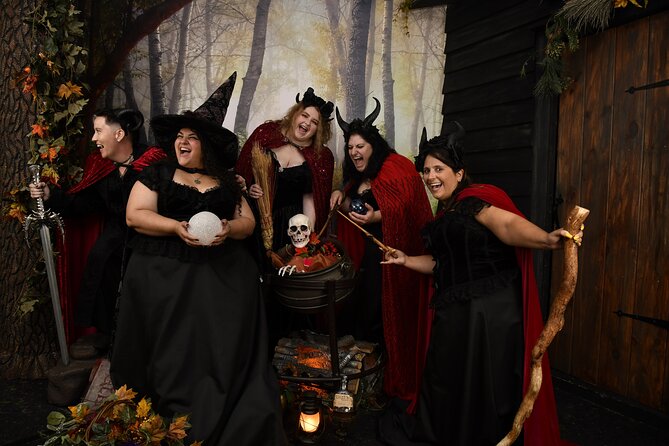 Witch Costume Photo Shoot - Olde Salem Village theatrical set - Booking, cancellation, and practical details