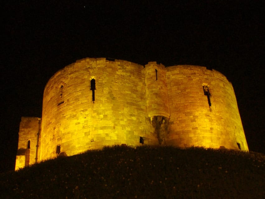 York : Private Ghost Hunt - Places large groups cannot reach