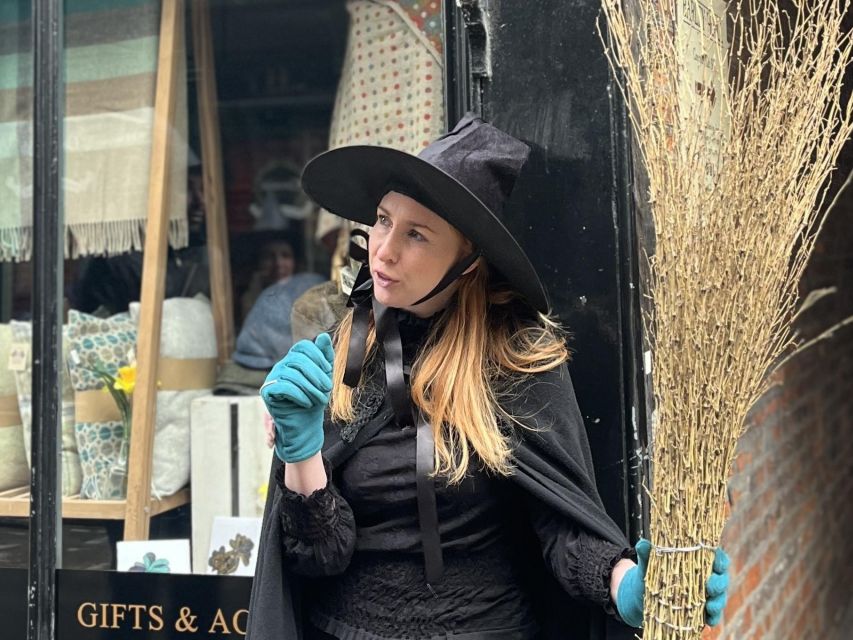 York: Witches and History Old Town Walking Tour - Petergate, Stonegate, and a famous plotter’s pub